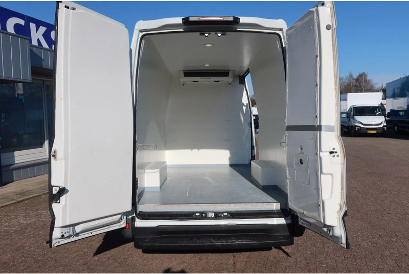 Iveco Daily 35S12 Koel/vries + Stekker 220 volt L2/h2 thermoking - Hűtős kisteherautó: 3 kép. Iveco Daily 35S12 Koel/vries + Stekker 220 volt L2/h2 thermoking - Hűtős kisteherautó: 3 kép.