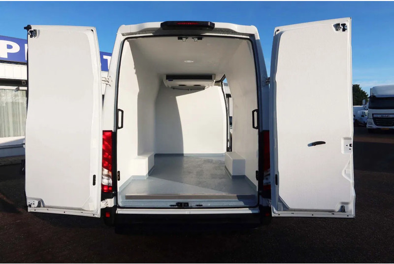 Iveco Daily 35S16 Koel/Vries L2/H2 Carrier Xarios 350 Koel/Vries/Verwarmen + nachtaansluiting 220 volt - Hűtős kisteherautó: 4 kép. Iveco Daily 35S16 Koel/Vries L2/H2 Carrier Xarios 350 Koel/Vries/Verwarmen + nachtaansluiting 220 volt - Hűtős kisteherautó: 4 kép.