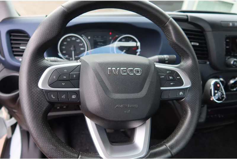 Iveco 40 C 16 Automaat Thijhof opbouw B rijbewijs - Kisteherautó: 5 kép. Iveco 40 C 16 Automaat Thijhof opbouw B rijbewijs - Kisteherautó: 5 kép.