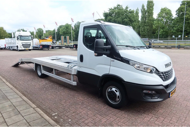 Iveco 40 C 16 Automaat Thijhof opbouw B rijbewijs - Kisteherautó: 2 kép. Iveco 40 C 16 Automaat Thijhof opbouw B rijbewijs - Kisteherautó: 2 kép.