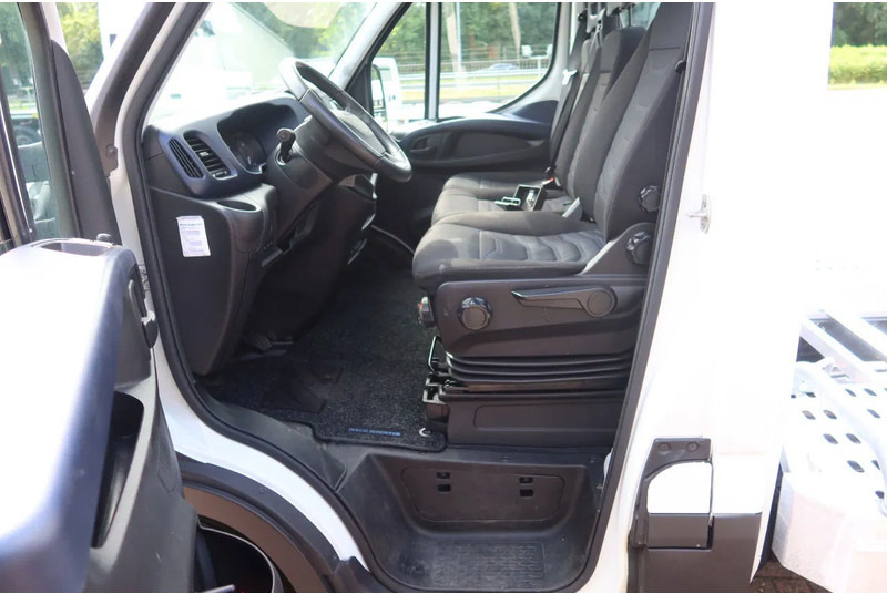 Iveco 40 C 18 Luchtering 3.0 L motor Tijhof opbouw - Kisteherautó: 5 kép. Iveco 40 C 18 Luchtering 3.0 L motor Tijhof opbouw - Kisteherautó: 5 kép.