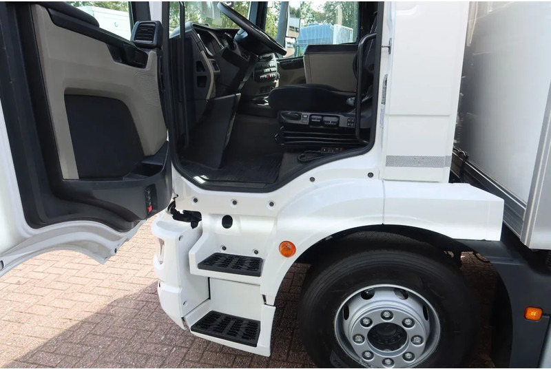 Dobozos felépítményű teherautó MAN TGM 15.290 Bak + klep Full air suspension Euro 6 Automaat: 15 kép.