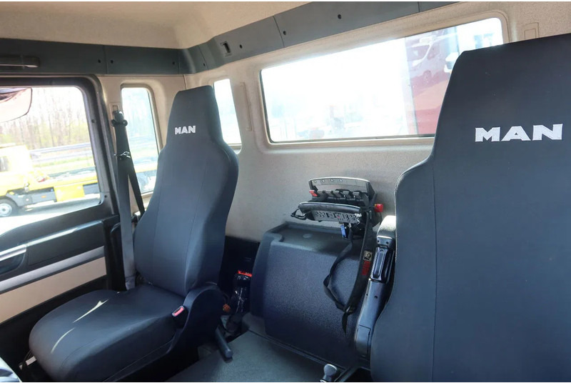 MAN TGS 35.360 8x2 Euro 6 Oprijwagen + Hiab 228 E 3 kraan. - Platós teherautó, Darus autó: 5 kép. MAN TGS 35.360 8x2 Euro 6 Oprijwagen + Hiab 228 E 3 kraan. - Platós teherautó, Darus autó: 5 kép.