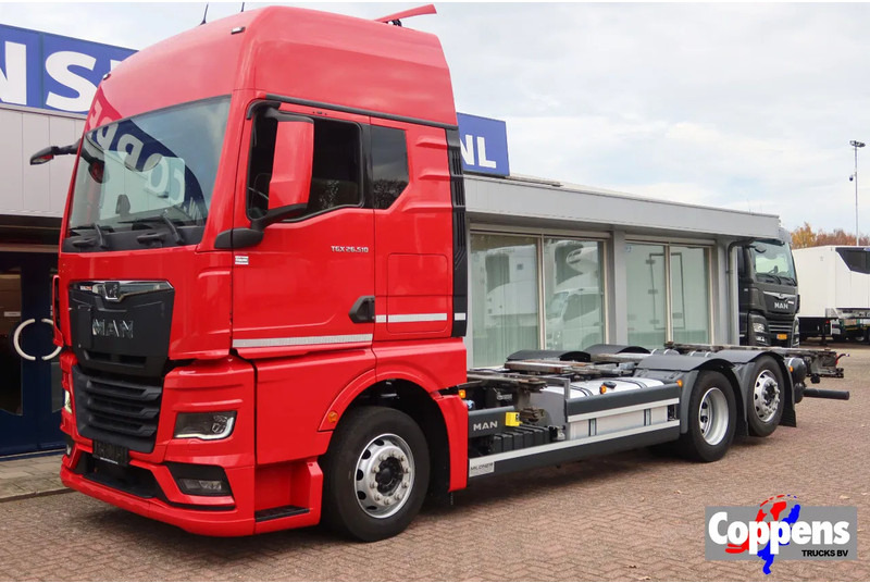 MAN TGX 26.510 GX 6X2 intarder - Cserefelépítményes teherautó: 1 kép. MAN TGX 26.510 GX 6X2 intarder - Cserefelépítményes teherautó: 1 kép.