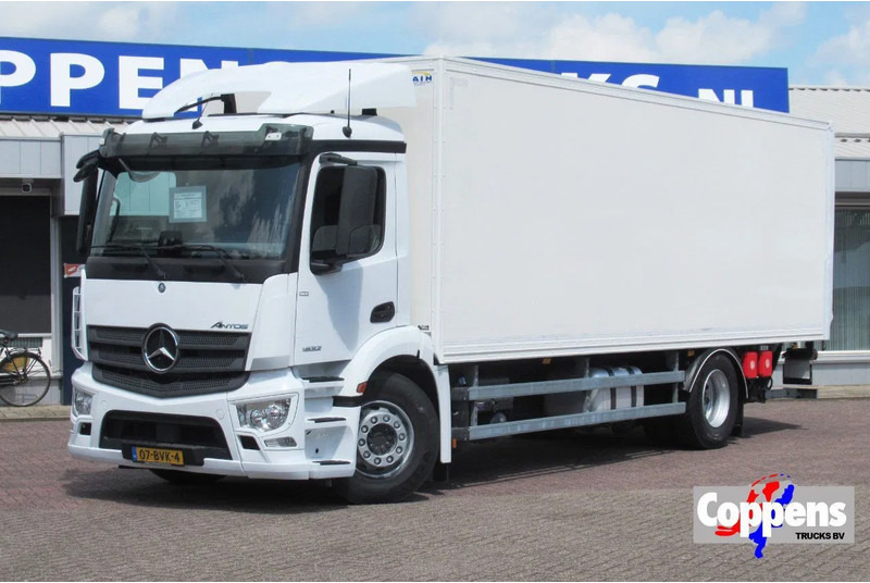 Mercedes-Benz Actros 1832 1832 LL 4x2 - Dobozos felépítményű teherautó: 1 kép. Mercedes-Benz Actros 1832 1832 LL 4x2 - Dobozos felépítményű teherautó: 1 kép.