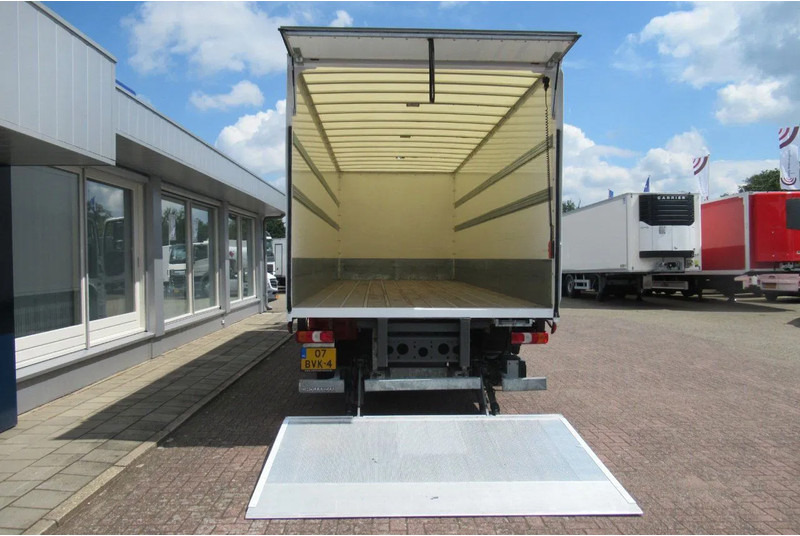 Mercedes-Benz Actros 1832 1832 LL 4x2 - Dobozos felépítményű teherautó: 3 kép. Mercedes-Benz Actros 1832 1832 LL 4x2 - Dobozos felépítményű teherautó: 3 kép.