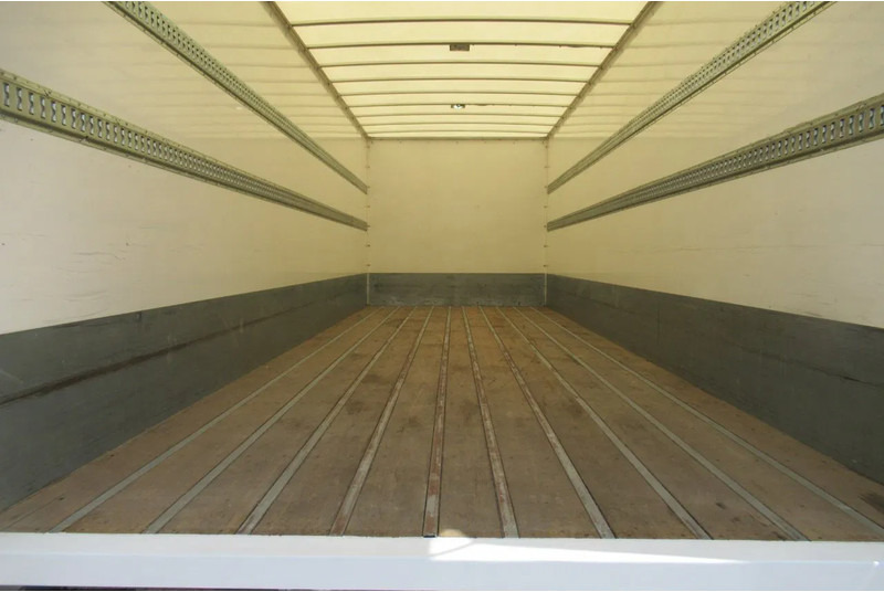 Mercedes-Benz Actros 1832 1832 LL 4x2 - Dobozos felépítményű teherautó: 4 kép. Mercedes-Benz Actros 1832 1832 LL 4x2 - Dobozos felépítményű teherautó: 4 kép.