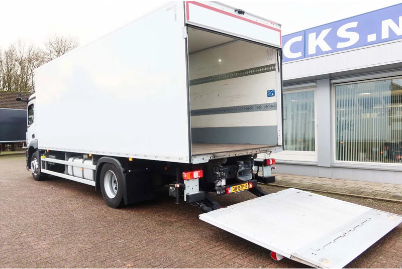 Mercedes-Benz Actros 1840 L Bakwagen + Bar klep 2000 KG + Geïsoleerde bak - Dobozos felépítményű teherautó: 3 kép. Mercedes-Benz Actros 1840 L Bakwagen + Bar klep 2000 KG + Geïsoleerde bak - Dobozos felépítményű teherautó: 3 kép.