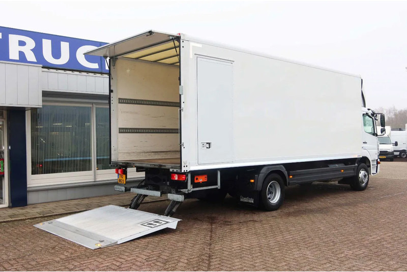 Mercedes-Benz Atego 1521 L Bak+Klep Dhollandia - Dobozos felépítményű teherautó: 3 kép. Mercedes-Benz Atego 1521 L Bak+Klep Dhollandia - Dobozos felépítményű teherautó: 3 kép.