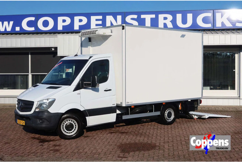 Mercedes-Benz Sprinter 316 CDI Carrier Koel/Vries Bak+Klep. Dag en nacht aansluiting - Hűtős kisteherautó: 1 kép. Mercedes-Benz Sprinter 316 CDI Carrier Koel/Vries Bak+Klep. Dag en nacht aansluiting - Hűtős kisteherautó: 1 kép.