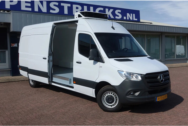 Mercedes-Benz Sprinter 317 CDI Automaat Carrier Koel/Vries/verwarmen L3/H2 - Hűtős kisteherautó: 2 kép. Mercedes-Benz Sprinter 317 CDI Automaat Carrier Koel/Vries/verwarmen L3/H2 - Hűtős kisteherautó: 2 kép.