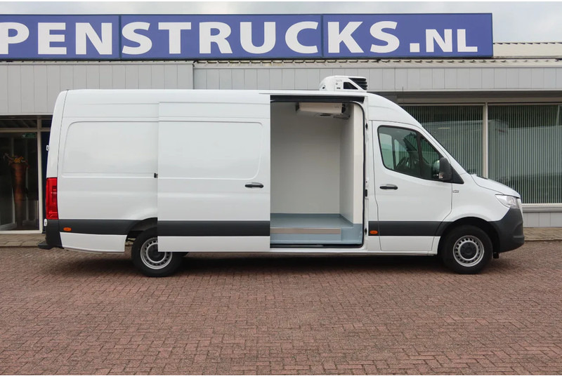 Mercedes-Benz Sprinter 317 Carrier Xarios 350 Koel/Vries/Verwarmen met Nachtaansluiting 220 Volt - Hűtős kisteherautó: 2 kép. Mercedes-Benz Sprinter 317 Carrier Xarios 350 Koel/Vries/Verwarmen met Nachtaansluiting 220 Volt - Hűtős kisteherautó: 2 kép.
