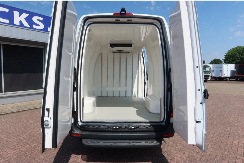 Mercedes-Benz Sprinter 317 Koel/Vries L2/H2 220 Volt stekker - Hűtős kisteherautó: 4 kép. Mercedes-Benz Sprinter 317 Koel/Vries L2/H2 220 Volt stekker - Hűtős kisteherautó: 4 kép.