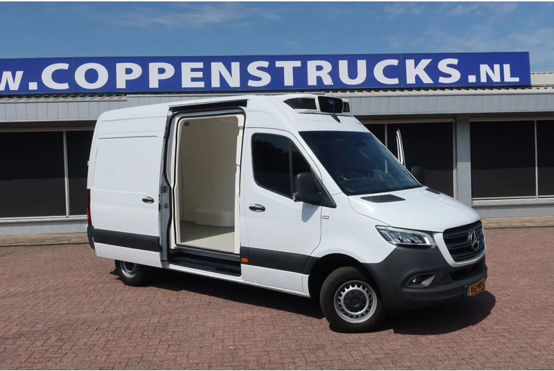 Mercedes-Benz Sprinter 317 Koel/Vries L2/H2 220 Volt stekker - Hűtős kisteherautó: 2 kép. Mercedes-Benz Sprinter 317 Koel/Vries L2/H2 220 Volt stekker - Hűtős kisteherautó: 2 kép.