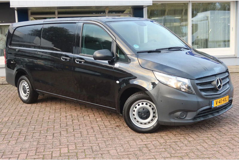 Mercedes-Benz Vito 116 CDI - Kis furgon: 2 kép. Mercedes-Benz Vito 116 CDI - Kis furgon: 2 kép.