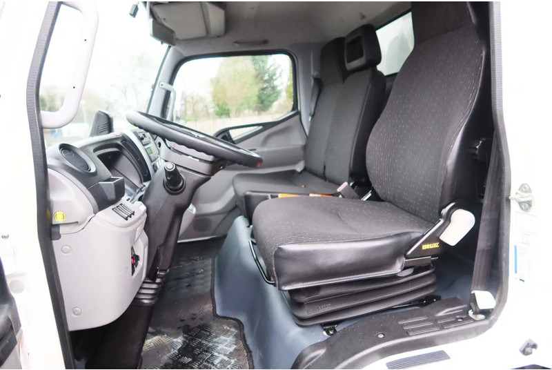 Mitsubishi Canter 7 C 18 Bak + klep 1000KG Euro 6 - Dobozos felépítményű teherautó: 5 kép. Mitsubishi Canter 7 C 18 Bak + klep 1000KG Euro 6 - Dobozos felépítményű teherautó: 5 kép.