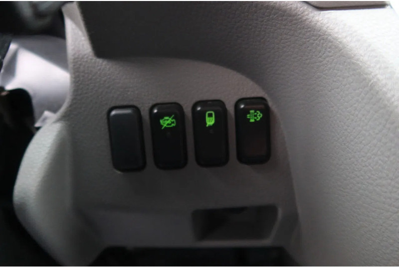 Dobozos felépítményű teherautó Mitsubishi Canter 7C18 Bakwagen + Laadklep: 8 kép.