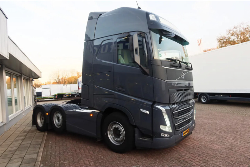 Volvo FH FH 500 Globetrotter Full Air suspension. 2 Pieces in stock. - Nyergesvontató: 2 kép. Volvo FH FH 500 Globetrotter Full Air suspension. 2 Pieces in stock. - Nyergesvontató: 2 kép.