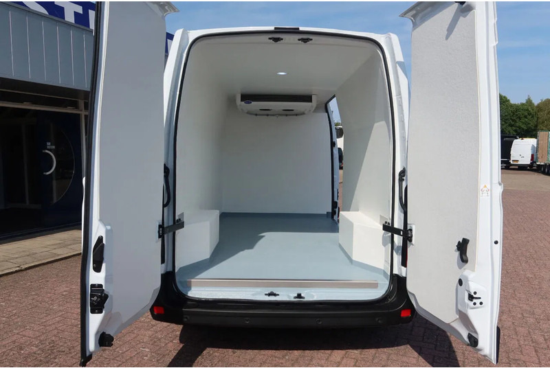 Renault Master Koel/Vries/Verwarmen Met nachtaansluiting 220 Volt Carrier Xarios 350 BPM vrij - Hűtős kisteherautó: 4 kép. Renault Master Koel/Vries/Verwarmen Met nachtaansluiting 220 Volt Carrier Xarios 350 BPM vrij - Hűtős kisteherautó: 4 kép.