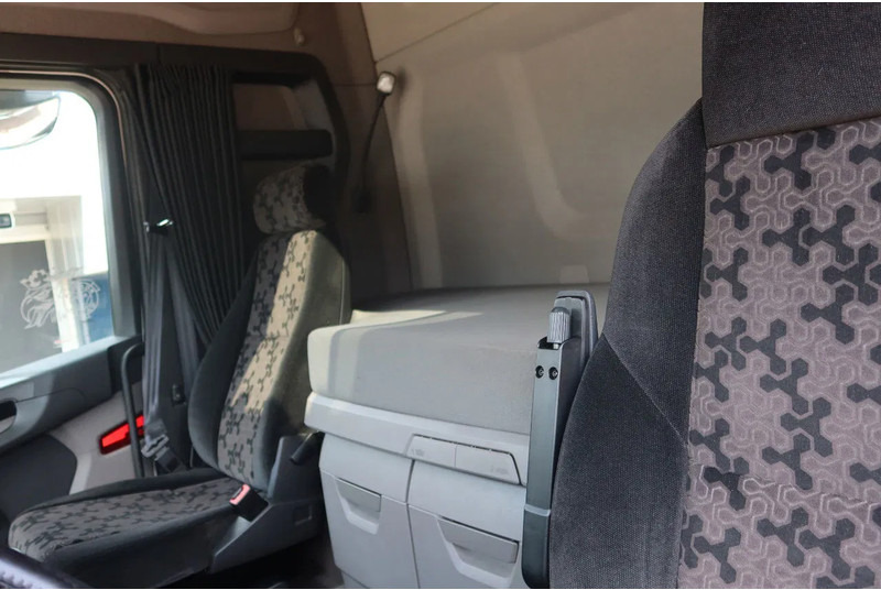 Scania R500 NGS R 500 6x2 Chassis, Stuur liftr as 6x2 - Alvaz teherautó: 5 kép. Scania R500 NGS R 500 6x2 Chassis, Stuur liftr as 6x2 - Alvaz teherautó: 5 kép.