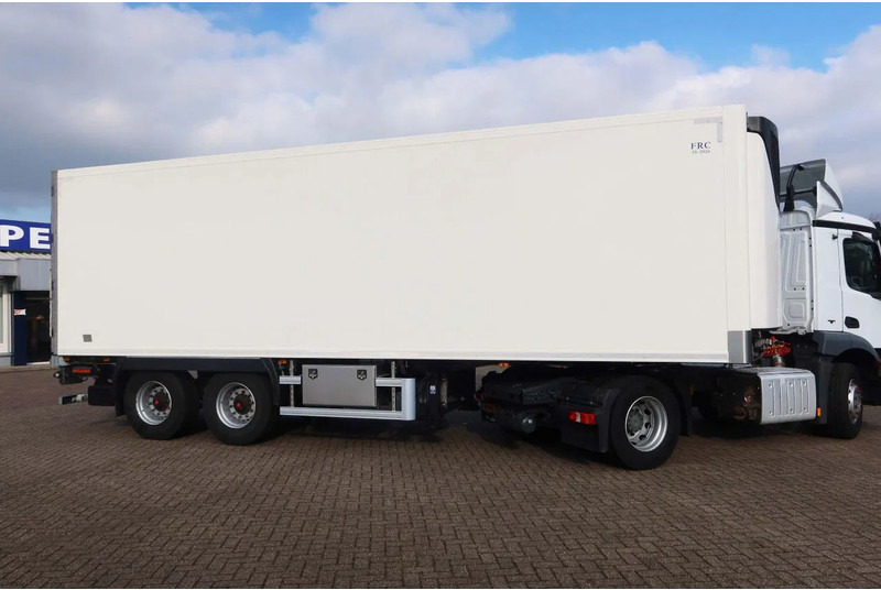 Sor IBERICA City trailer Koel/Vries+ klep 2500kg Bi-temp Carrier Vektor 19 MT - Félpótkocsi hűtős: 3 kép. Sor IBERICA City trailer Koel/Vries+ klep 2500kg Bi-temp Carrier Vektor 19 MT - Félpótkocsi hűtős: 3 kép.