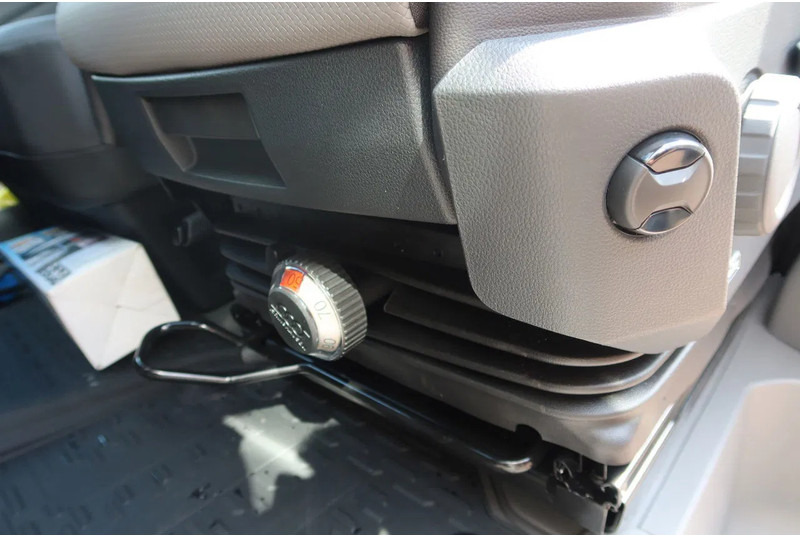 Hűtős kisteherautó Volkswagen Crafter 177 PK Koel/ Vries/ Verwarmen Carrier xarios 350 met nachtaansluiting BPM vrij.: 12 kép.