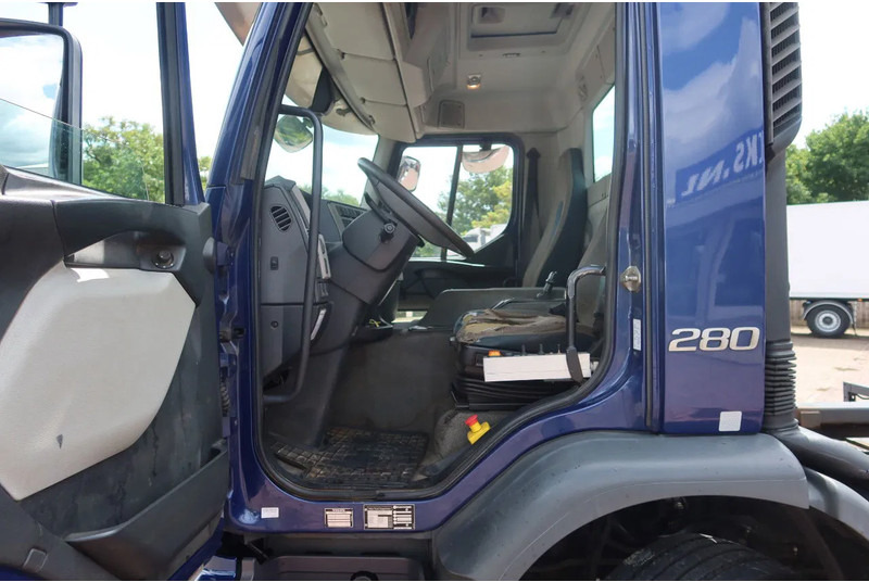 Volvo FE 280 Container / Kabelsysteem H.T.S Kabel, 15 ton, 575 cm 6 Cilinder - Teherautó - kábelrendszer: 4 kép. Volvo FE 280 Container / Kabelsysteem H.T.S Kabel, 15 ton, 575 cm 6 Cilinder - Teherautó - kábelrendszer: 4 kép.