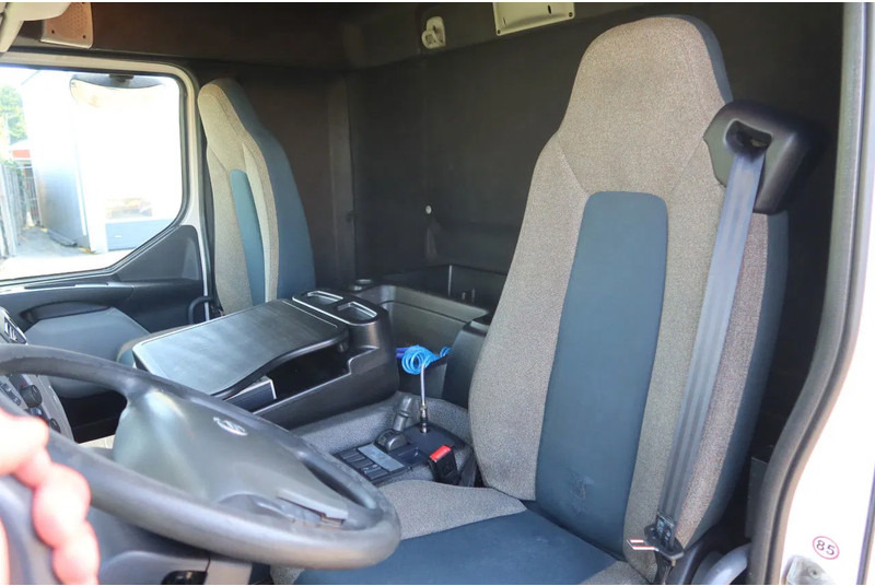 Volvo FE Bak+Klep Dhollanida 2.000 kg - Dobozos felépítményű teherautó: 5 kép. Volvo FE Bak+Klep Dhollanida 2.000 kg - Dobozos felépítményű teherautó: 5 kép.