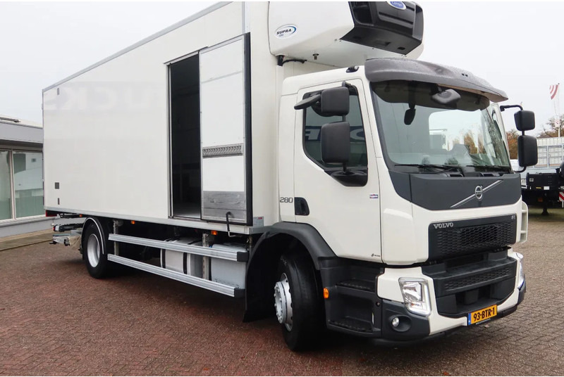 Volvo FE Volvo FE 280 4x2 Carrier Supra 1250 Koel/Vries+ BAR klep 2000 kg 2 Stuks in Voorraad - Hűtős teherautó: 2 kép. Volvo FE Volvo FE 280 4x2 Carrier Supra 1250 Koel/Vries+ BAR klep 2000 kg 2 Stuks in Voorraad - Hűtős teherautó: 2 kép.
