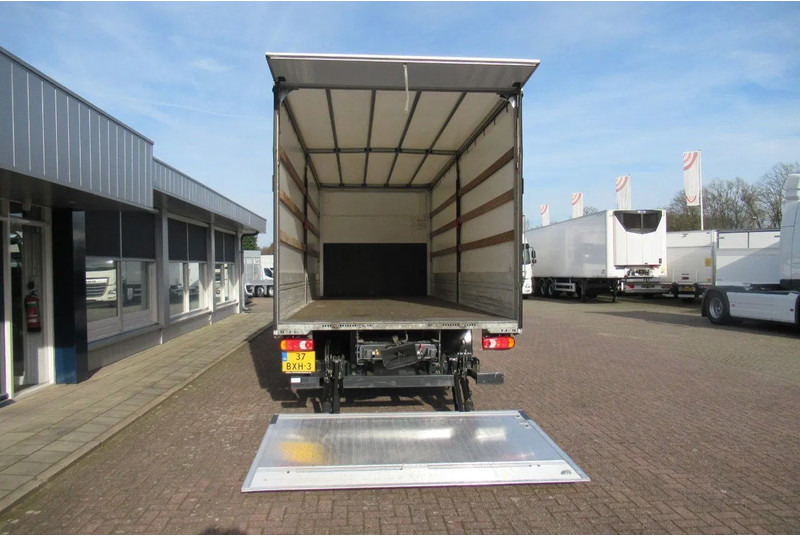 Volvo FL 240 Schuifzeil + Klep 1500 kg Euro 6 - Ponyvás teherautó: 4 kép. Volvo FL 240 Schuifzeil + Klep 1500 kg Euro 6 - Ponyvás teherautó: 4 kép.