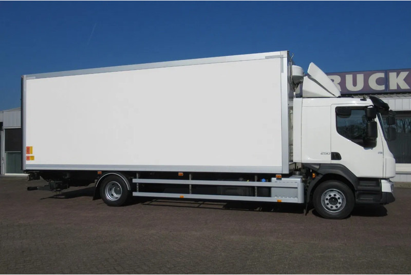 Volvo FL 250 Bakwagen + 6 deuren + Laadklep 2000 kg - Dobozos felépítményű teherautó: 2 kép. Volvo FL 250 Bakwagen + 6 deuren + Laadklep 2000 kg - Dobozos felépítményű teherautó: 2 kép.