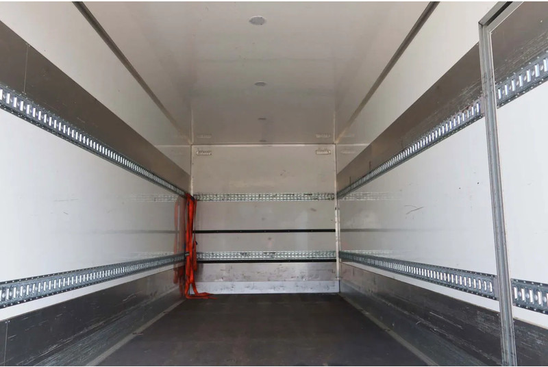 Volvo FL 250 FL 250 Bakwagen + Klep 2.000 kg Euro 6 - Dobozos felépítményű teherautó: 4 kép. Volvo FL 250 FL 250 Bakwagen + Klep 2.000 kg Euro 6 - Dobozos felépítményű teherautó: 4 kép.