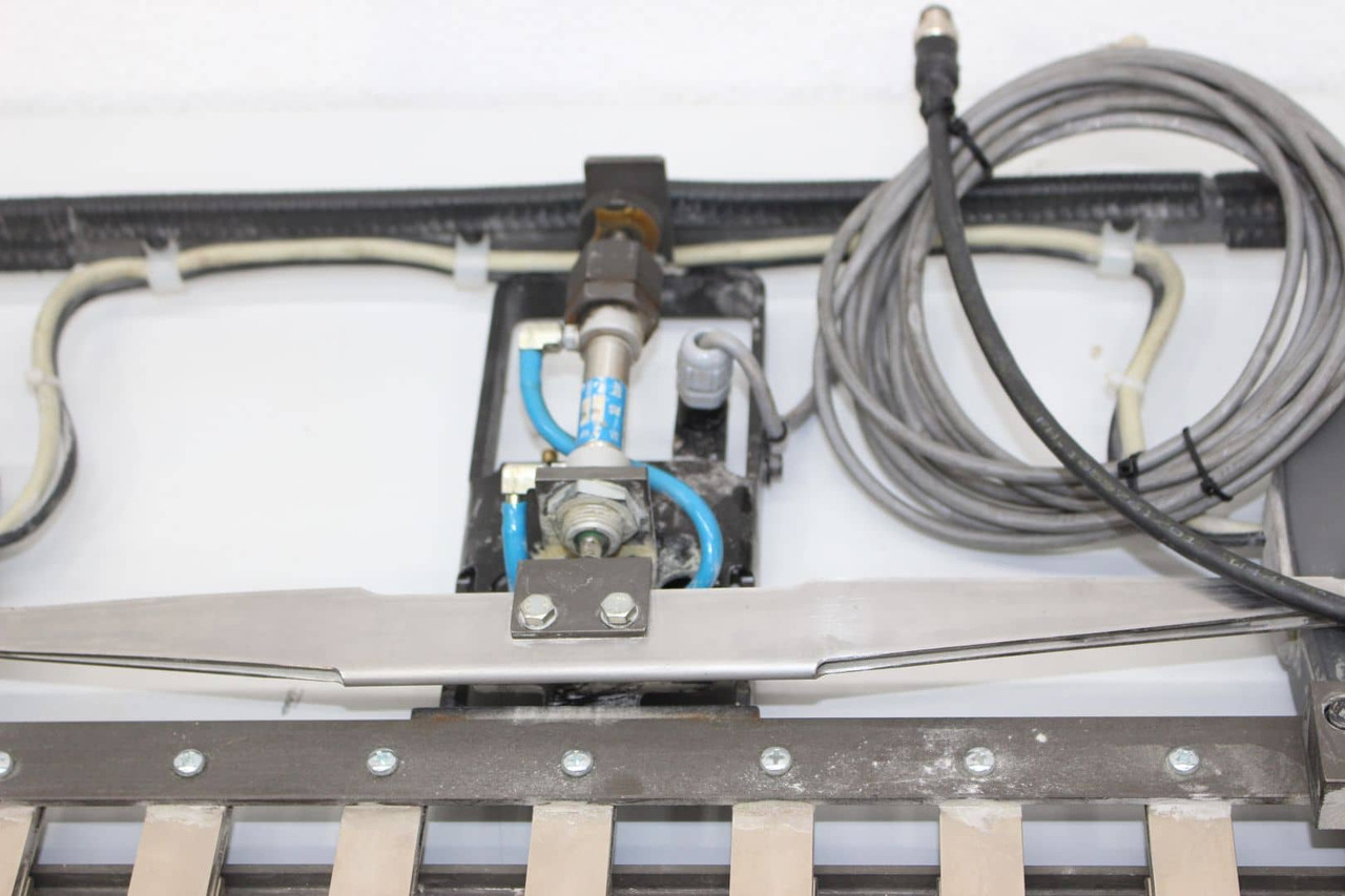 Heidelberg 82 Digital - Hajtógatógép: 4 kép. Heidelberg 82 Digital - Hajtógatógép: 4 kép.