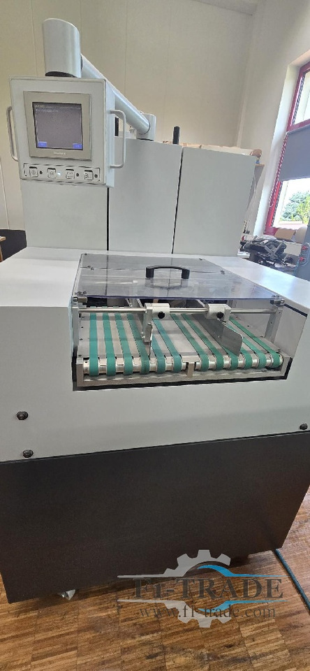 Heidelberg Eurotrimm ET1000 - Papírvágó gép: 2 kép. Heidelberg Eurotrimm ET1000 - Papírvágó gép: 2 kép.