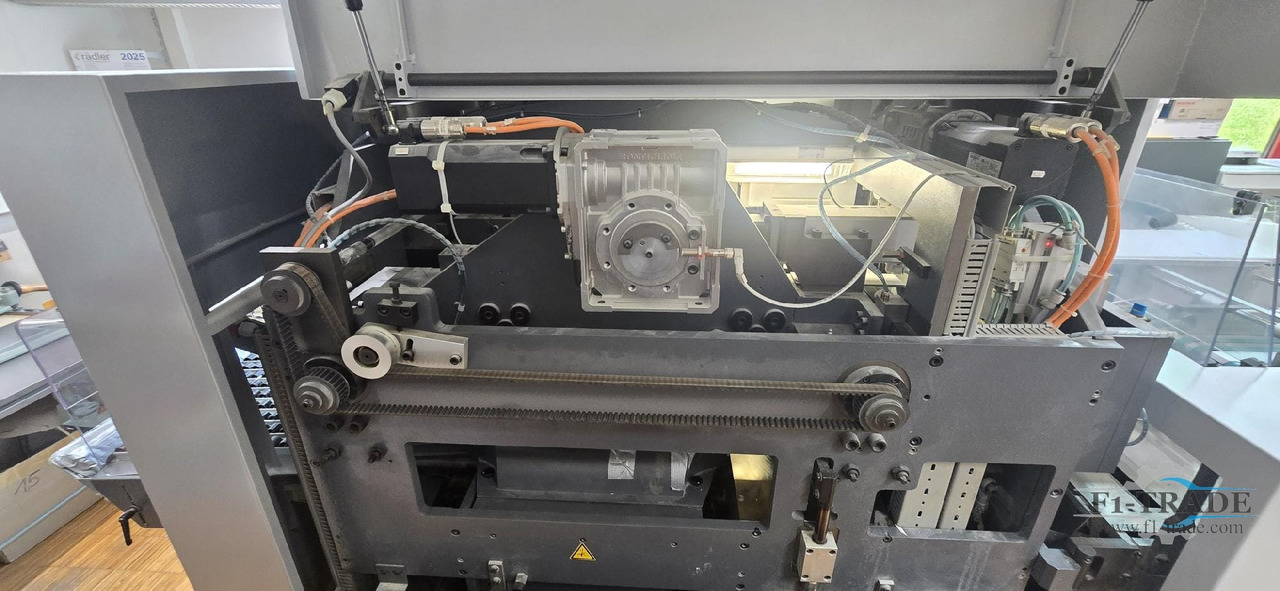 Heidelberg Eurotrimm ET1000 - Papírvágó gép: 3 kép. Heidelberg Eurotrimm ET1000 - Papírvágó gép: 3 kép.