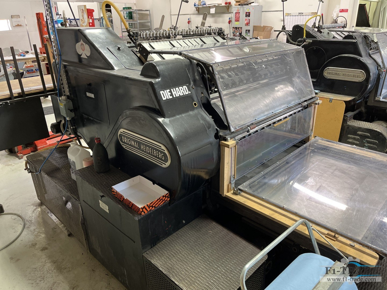 Heidelberg SBD - Papírvágó gép: 5 kép. Heidelberg SBD - Papírvágó gép: 5 kép.