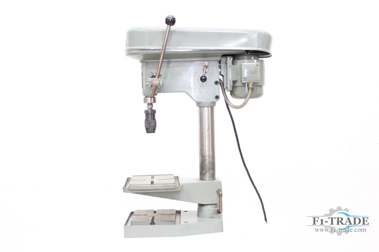 IXION BST 13 - Oszlopos fúrógép: 3 kép. IXION BST 13 - Oszlopos fúrógép: 3 kép.