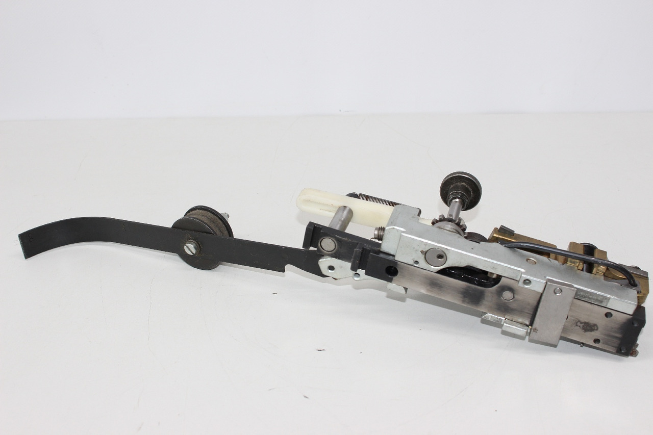 Müller Martini HK 45 0305.0400 - Nyomdagép: 4 kép. Müller Martini HK 45 0305.0400 - Nyomdagép: 4 kép.