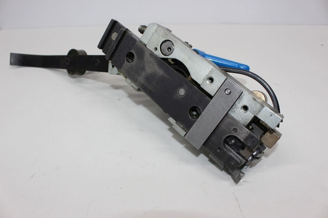 Müller Martini HK 75 0881.8101 - Nyomdagép: 4 kép. Müller Martini HK 75 0881.8101 - Nyomdagép: 4 kép.