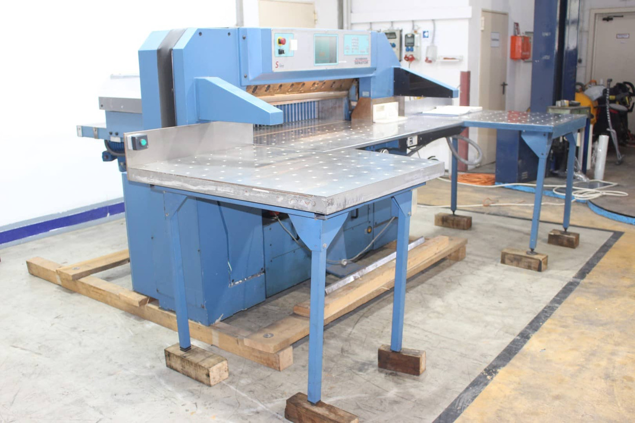 Schneider Senator 115H - Papírvágó gép: 2 kép. Schneider Senator 115H - Papírvágó gép: 2 kép.
