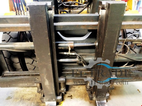 Svetruck 161238 - Villás targonca: 5 kép. Svetruck 161238 - Villás targonca: 5 kép.