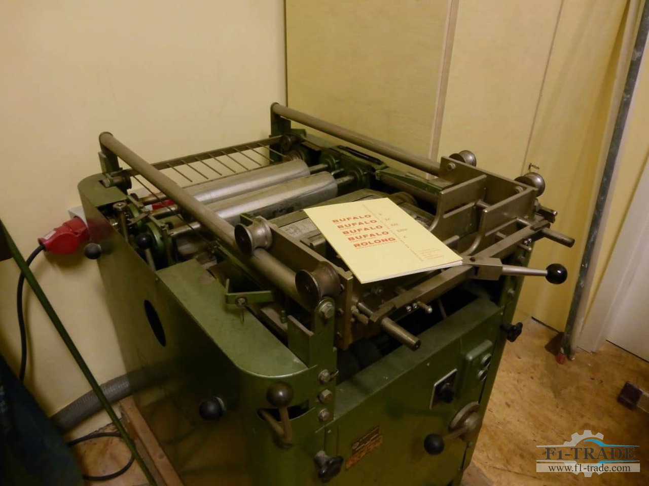 W. Gantenbein BAFC 33 - Spirálozógép: 2 kép. W. Gantenbein BAFC 33 - Spirálozógép: 2 kép.