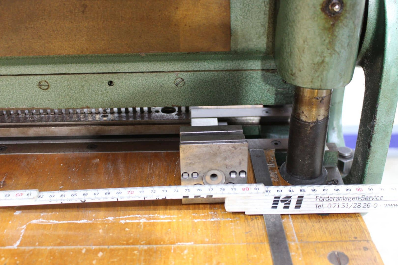 W. Kroll Gartenberg K80 - Papírvágó gép: 5 kép. W. Kroll Gartenberg K80 - Papírvágó gép: 5 kép.