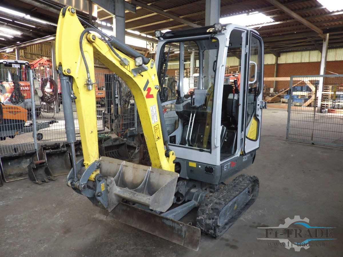 Wacker neuson ET 16 - Minikotró: 3 kép. Wacker neuson ET 16 - Minikotró: 3 kép.