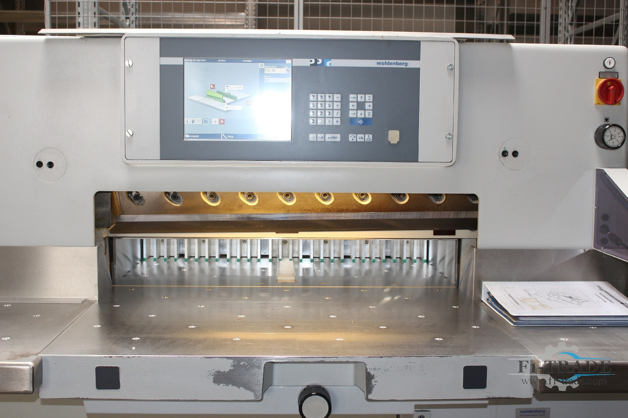 Wohlenberg 92 CUT-TEC - Papírvágó gép: 4 kép. Wohlenberg 92 CUT-TEC - Papírvágó gép: 4 kép.