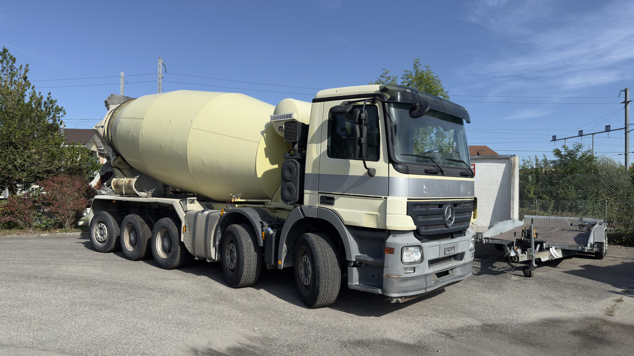 MERCEDES-BENZ Actros 4448 MP2 - Betonkeverő: 2 kép. MERCEDES-BENZ Actros 4448 MP2 - Betonkeverő: 2 kép.