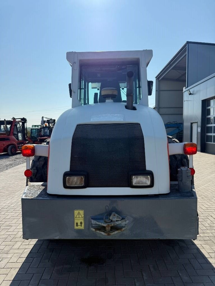 Ammann ASC 110 - Talajtömörítő: 4 kép. Ammann ASC 110 - Talajtömörítő: 4 kép.