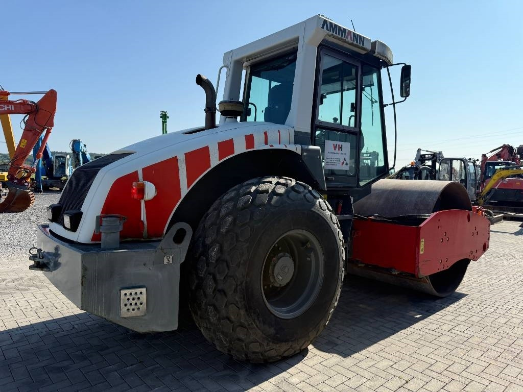 Ammann ASC 110 - Talajtömörítő: 5 kép. Ammann ASC 110 - Talajtömörítő: 5 kép.
