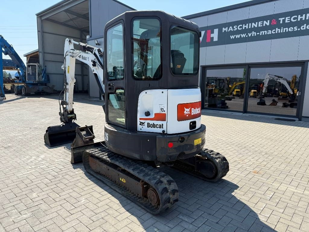 Bobcat E 26 EM - Minikotró: 3 kép. Bobcat E 26 EM - Minikotró: 3 kép.