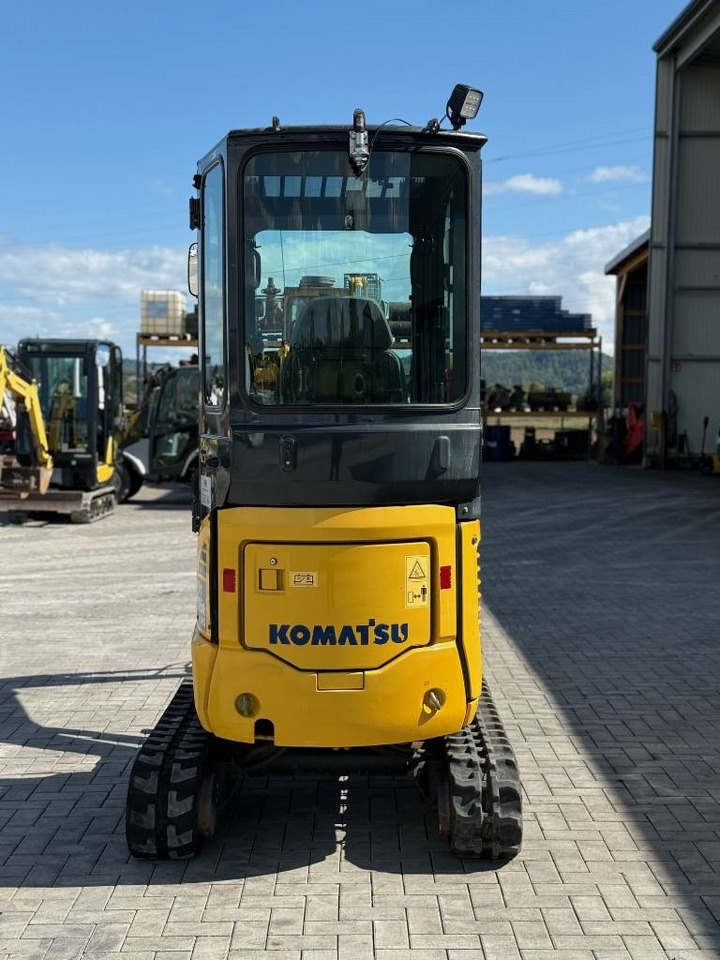 Komatsu PC 16 R-3HS - Minikotró: 4 kép. Komatsu PC 16 R-3HS - Minikotró: 4 kép.